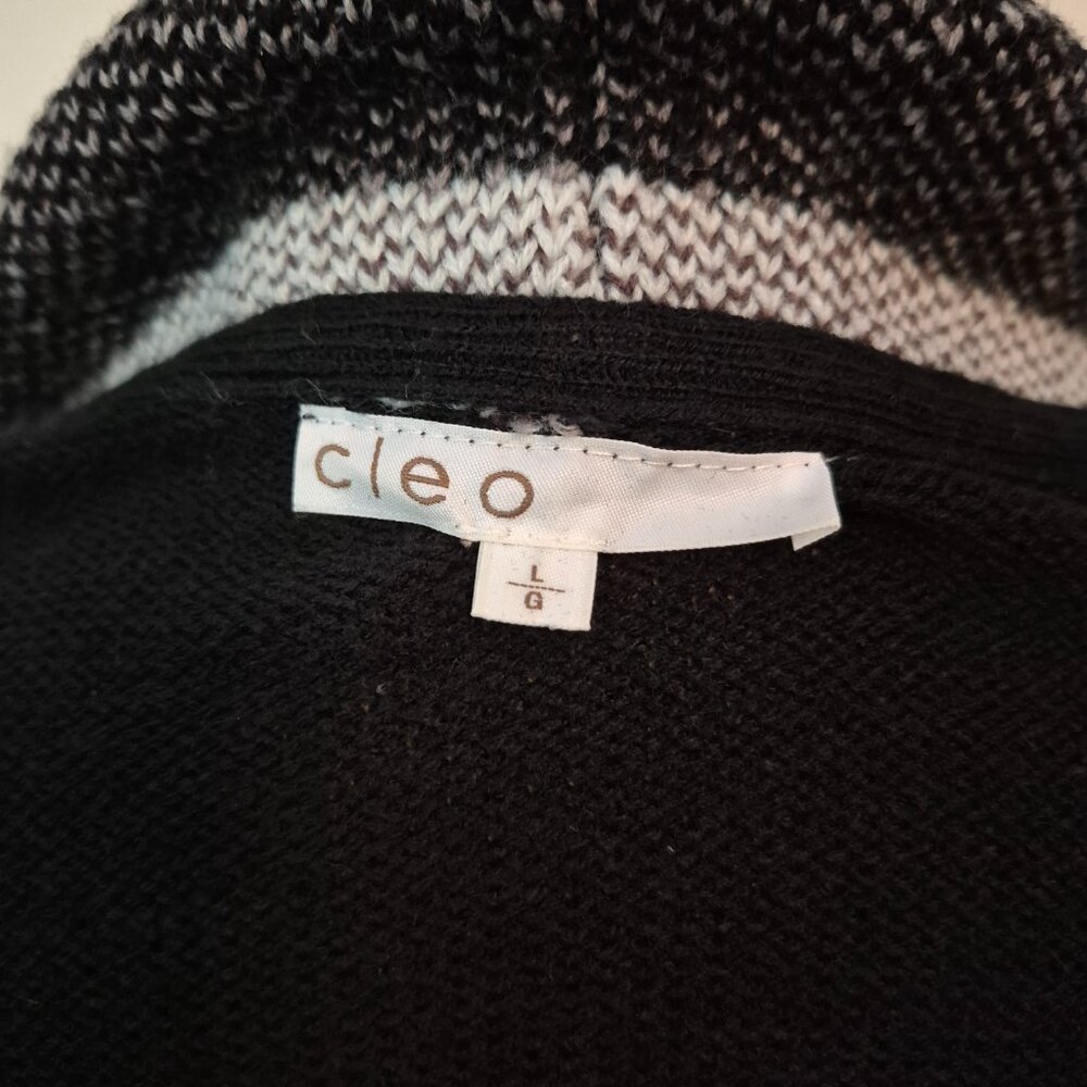 Open Style Sweater - Picture 7 of 9